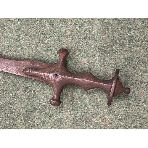 43 - A VINTAGE MIDDLE EASTERN SWORD