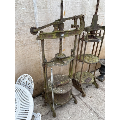 1504 - A VINTAGE HEAVY CAST IRON SMITH & CO WHITCHURCH TWO TIER CHEESE PRESS (H:195CM)