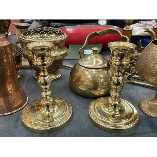 267A - A QUANTITY OF BRASSWARE TO INCLUDE CANDLESTICKS, SMALL KETTLES, ETC