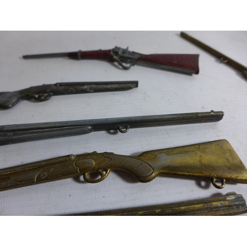 546 - A COLLECTION OF TEN MINIATURE MODEL RIFLES AND SHOTGUNS, LENGTHS VARY FROM 13.5 TO 35CM