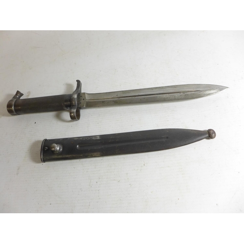 559 - A SWEDISH M1896 MAUSER BAYONET AND SCABBARD, 21CM BLADE, LENGTH 35CM