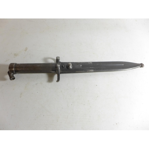 559 - A SWEDISH M1896 MAUSER BAYONET AND SCABBARD, 21CM BLADE, LENGTH 35CM