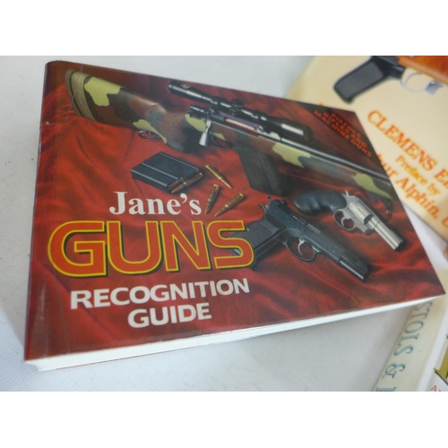 535 - SIX BOOKS ON FIREARMS, TO INCLUDE 'JANE'S GUNS RECOGNITION GUIDE', ANTIQUE FIREARMS ETC