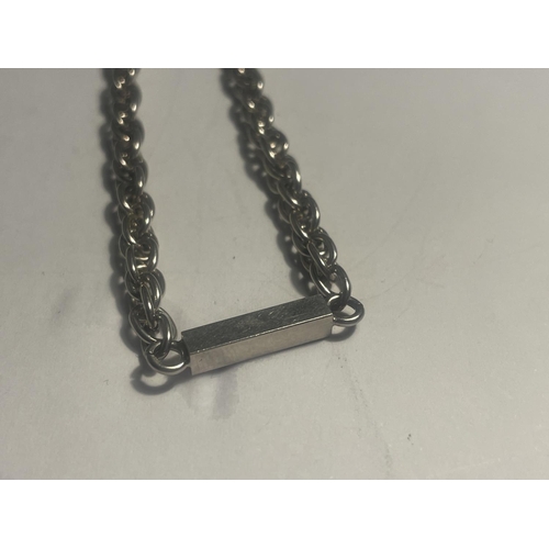 626 - A SILVER BLOCK AND CHAIN BRACELET