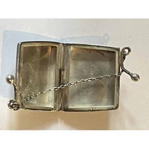 89 - A SILVER PURSE