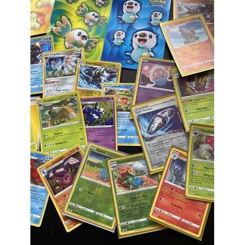 103 - A TRAINER BOX OF ASSORTED POKEMON CARDS, HOLOS, TOKENS ETC