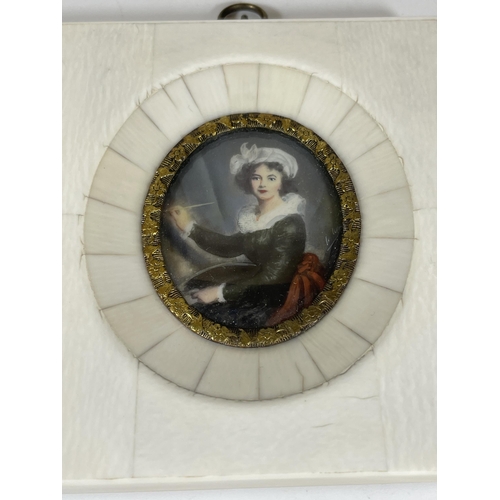 113 - AN ANTIQUE PORTRAIT MINIATURE OF A LADY PAINTING WITH GILT BORDER