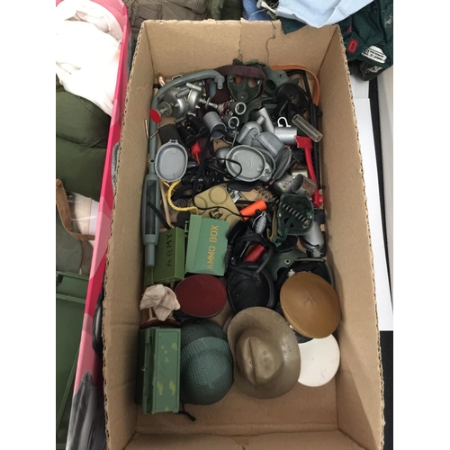 324 - A LARGE COLLECTION OF VINTAGE ACTION MAN ACCESSORIES TO INCLUDE CLOTHING, WEAPONS, BEDS, KIT, ETC