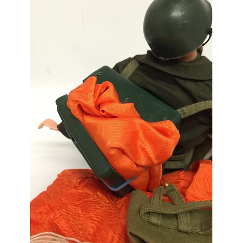 326 - A RARE VINTAGE ACTION MAN PARATROOPER FIGURE, INCLUDING A SPARE PARACHUTE