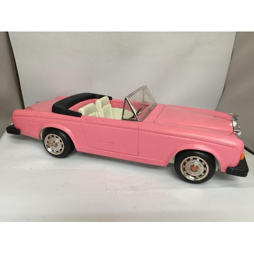 334 - A LARGE VINTAGE PINK BARBIE ROLLS-ROYCE CAR AND A LARGE BRATZ CONVERTIBLE CAR