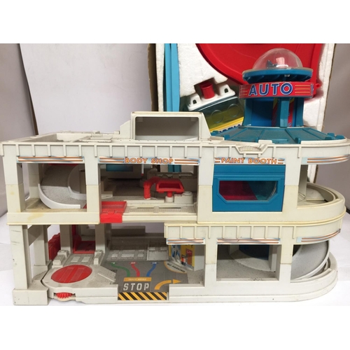 335 - A VINTAGE 1970'S SHUTTLING FERRY BOAT SET AND A MICRO MACHINES GARAGE