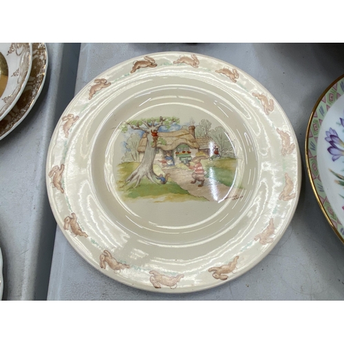 209 - A QUANTITY OF ITEMS TO INCLUDE CABINET PLATES, VINTAGE CHINA CUPS, ETERNAL BEAU PLATES, A BUNNYKINS ... 