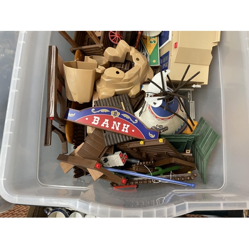 394 - A LARGE BOX OF PLAYMOBIL TO INCLUDE A WESTERN FORT AND ALL ACCESSORIES INCLUDING A WIGWAM, COYBOYS, ... 