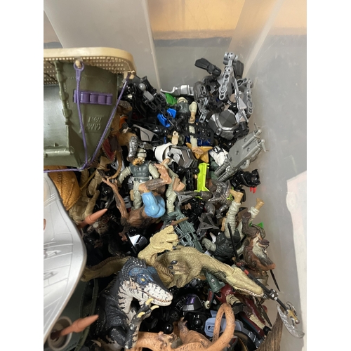 396 - A LARGE MIXED LOT TO INCLUDE PLASTIC DRAGONS, ANIMALS, SOLDIERS, ACTION MAN, CARS, ETC.,