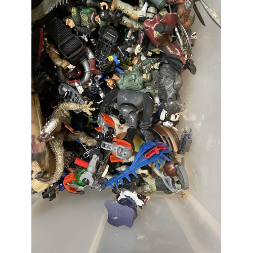 396 - A LARGE MIXED LOT TO INCLUDE PLASTIC DRAGONS, ANIMALS, SOLDIERS, ACTION MAN, CARS, ETC.,