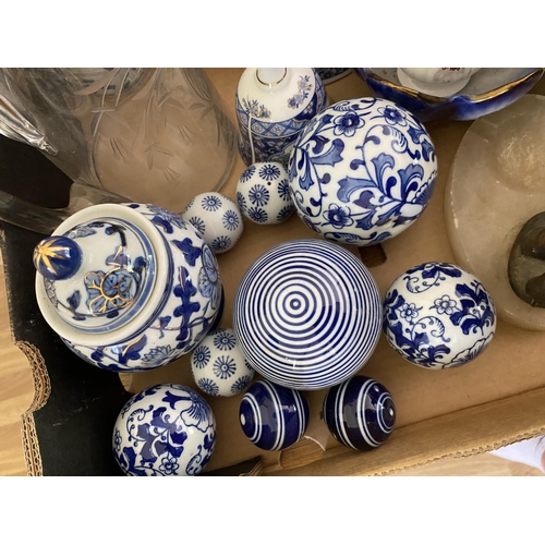 118 - A BOX OF ASSORTED ITEMS, ORIENTAL BLUE AND WHITE BALLS, JAPANESE BOWLS ETC