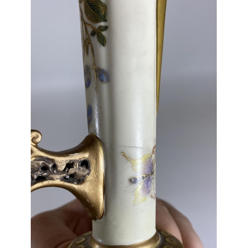 119 - A LARGE ANTIQUE ROYAL WORCESTER HAND PAINTED BLUSH IVORY FLORAL JUG, HEIGHT 38CM (A/F)