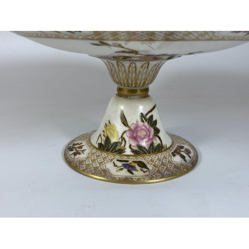 122 - A LARGE ROYAL WORCESTER PEDESTAL DISH, DIAMETER 25CM, (A/F)