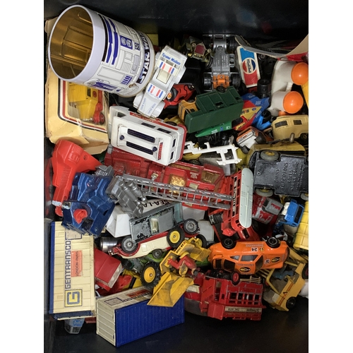 430A - A BOX OF ASSORTED DIE CAST VEHICLES AND FURTHER CAR MODELS