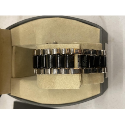 229A - A HENLEY WRISTWATCH IN ORIGINAL BOX