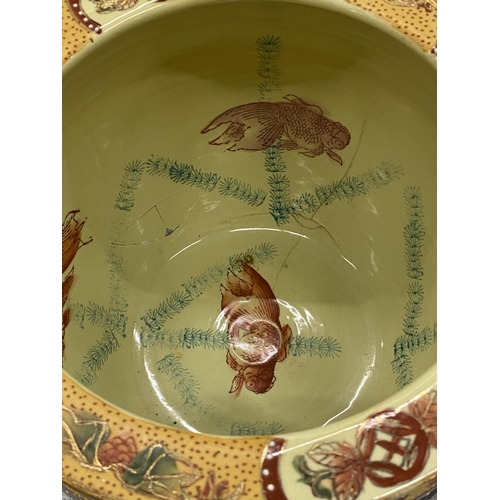 230 - AN ORIENTAL FISH BOWL WITH FLORAL AND WARRIOR PANELS, HEIGHT 20.5CM, DIAMETER 26CM, A/F DAMAGE TO IN... 