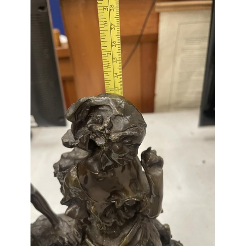 2 - A BRONZE FIGURE GROUP OF A MAN AND LADY ON MARBLE BASE, SIGNED, HEIGHT 34CM