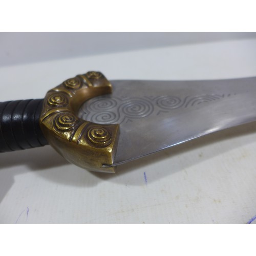 302 - A REPLICA ANCIENT GREEK SWORD, 58CM DOUBLE EDGED BLADE, LENGTH 70CM