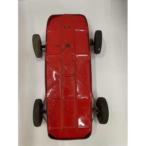 408 - A TIN PLATE RACING CAR WITH DRIVER