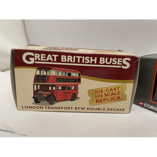 418 - THREE VINTAGE BUSES TO INCLUDE GREAT BRITISH BUSES DIE-CAST REPLICA LONDON TRANSPORT RTW DOUBLE DECK... 