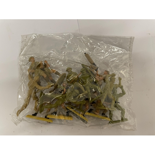 447A - A COLLECTION OF ARMY MEN PLASTIC FIGURES IN BAGS