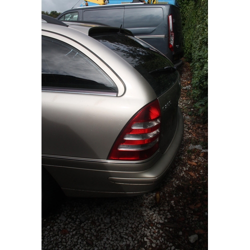 184 - MERCEDES C200 CDI SE AUTOMATIC YP05CFZ MOT 13/02/24 FIRST REG 18/04/05 NO VAT WHILST ALL DESCRIPTION... 