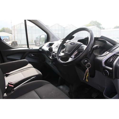 186 - FORD TRANSIT CUSTOM VAN YP63FZZ MANUAL NO VAT WHILST ALL DESCRIPTIONS ARE GIVEN IN GOOD FAITH ALL LO... 