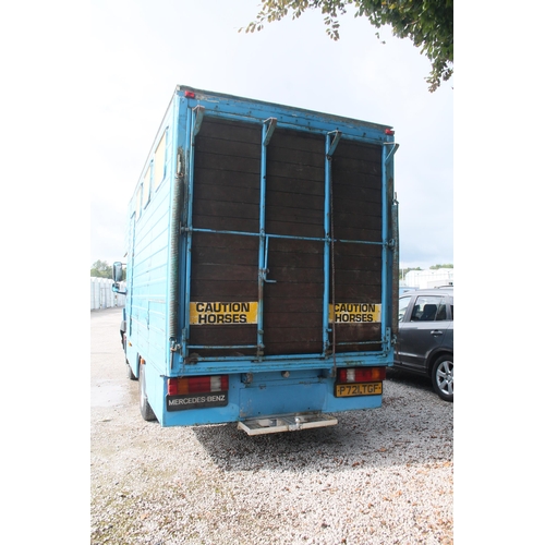 189 - MERCEDES HORSE BOX P721TGF FIRST REG 11/12/96 ISOLATOR KEY MOT 21/10/23 NO VAT WHILST ALL DESCRIPTIO... 