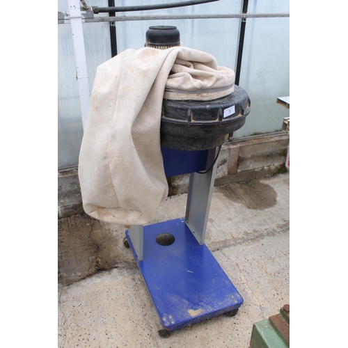 3 - ELEKTRA BECKUM SPA 1100 DUST COLLECTOR  NO VAT