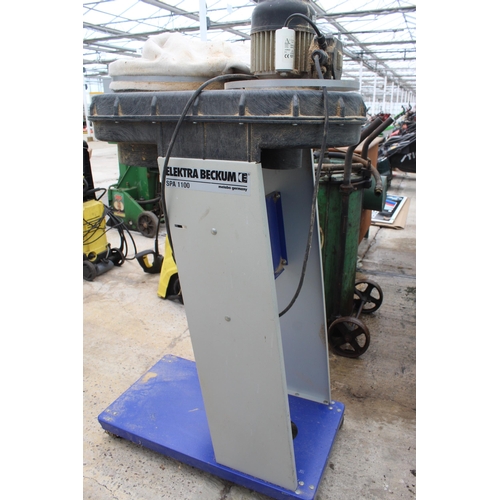 3 - ELEKTRA BECKUM SPA 1100 DUST COLLECTOR  NO VAT