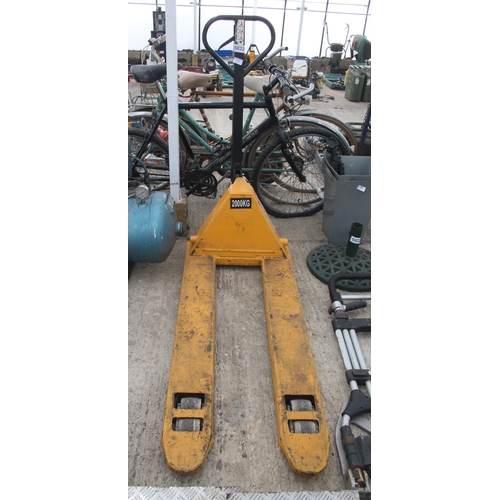 763 - YELLOW PUMP TRUCK  NO VAT