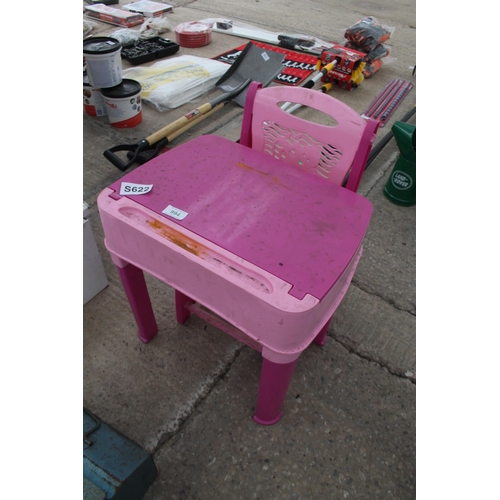 994 - CHILDS TABLE  NO VAT