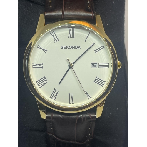 551 - A SEKONDA WRIST WATCH IN A PRESENTATION BOX SEEN WORKING BUT NO WARRANTY