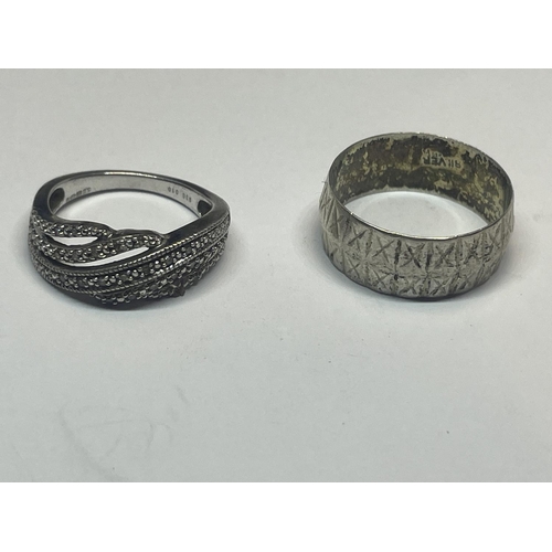 555 - FIVE VARIOUS SILVER RINGS