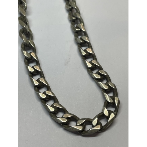 567 - A HEAVY SILVER FLAT LINK NECKLACE LENGTH 20