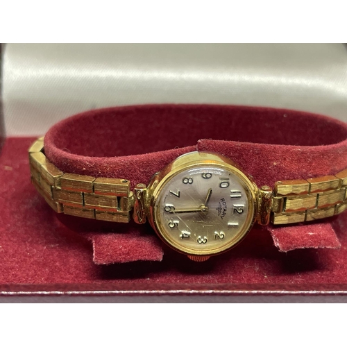 601 - A ROTARY MECHANICAL WRIST WATCH IN A PRESENTATION BOX SEEN WORKING BUT NO WARRANTY