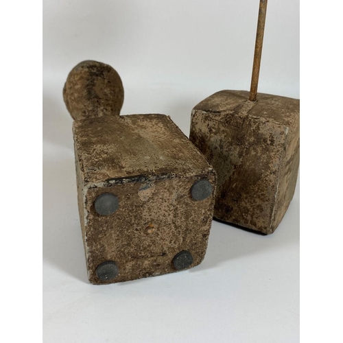 107 - A PAIR OF DECORATIVE STONE BIRDS ON PLINTHS, HEIGHT 24CM