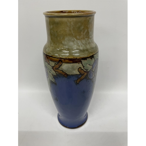 723 - A ROYAL DOULTON LAMBETH ART NOUVEAU STYLE VASE, HEIGHT 25CM