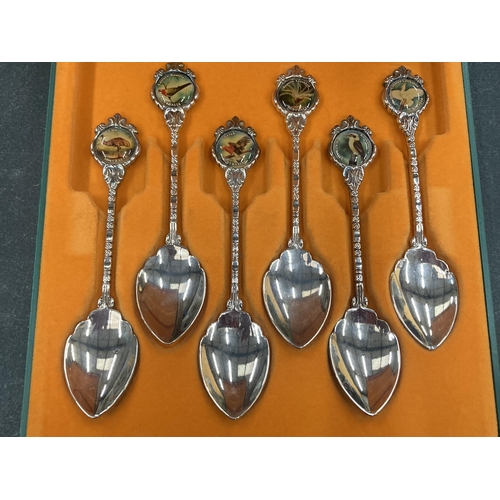 174 - A CASED SET OF AUSTRLIAN 'PERFECTION' SOUVENIR TEASPOONS WITH BIRD DESIGN TOPS