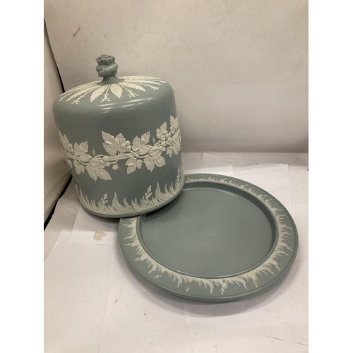 28 - AN ANTIQUE JASPERWARE LIDDED CHEESE DOME WITH GRAPEVINE DESIGN