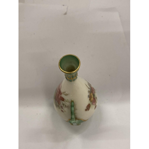 39 - AN ANTIQUE ROYAL WORCESTER HAND PAINTED VASE WITH FLORAL DESIGN