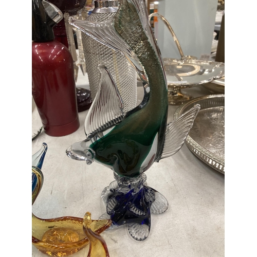 247 - A GROUP OF VINTAGE GLASS BIRD FIGURES