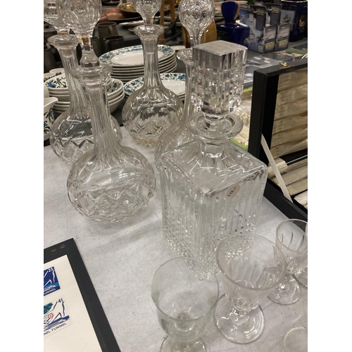 278 - A COLLECTION OF VICTORIAN AND LATER GLASSWARE, SHERRY GLASSES, CUT GLASS DECANTERS ETC