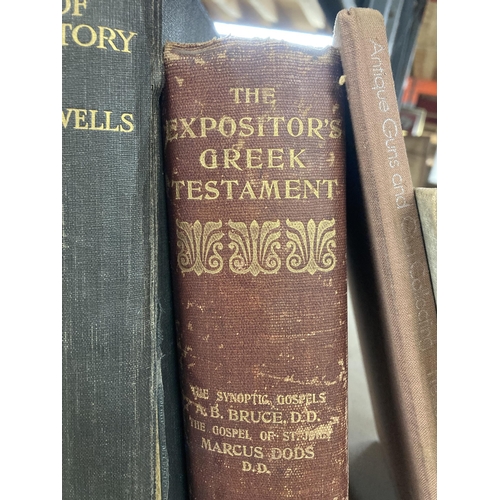 1007 - A COLLECTION OF VINTAGE HARDBACK BOOKS TO INCLUDE LORNA DOONE, KIDNAPPED AND CATRIONA, THE CONNOISSE... 