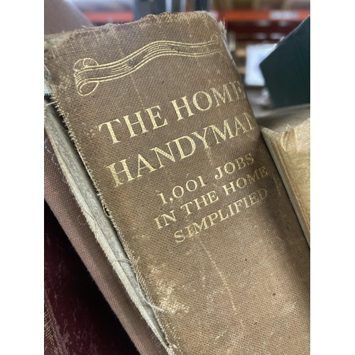 1007 - A COLLECTION OF VINTAGE HARDBACK BOOKS TO INCLUDE LORNA DOONE, KIDNAPPED AND CATRIONA, THE CONNOISSE... 